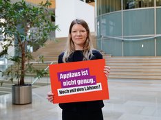 Applaus_ist_nicht_genug__hoch_mit_den_Loehnen.jpg